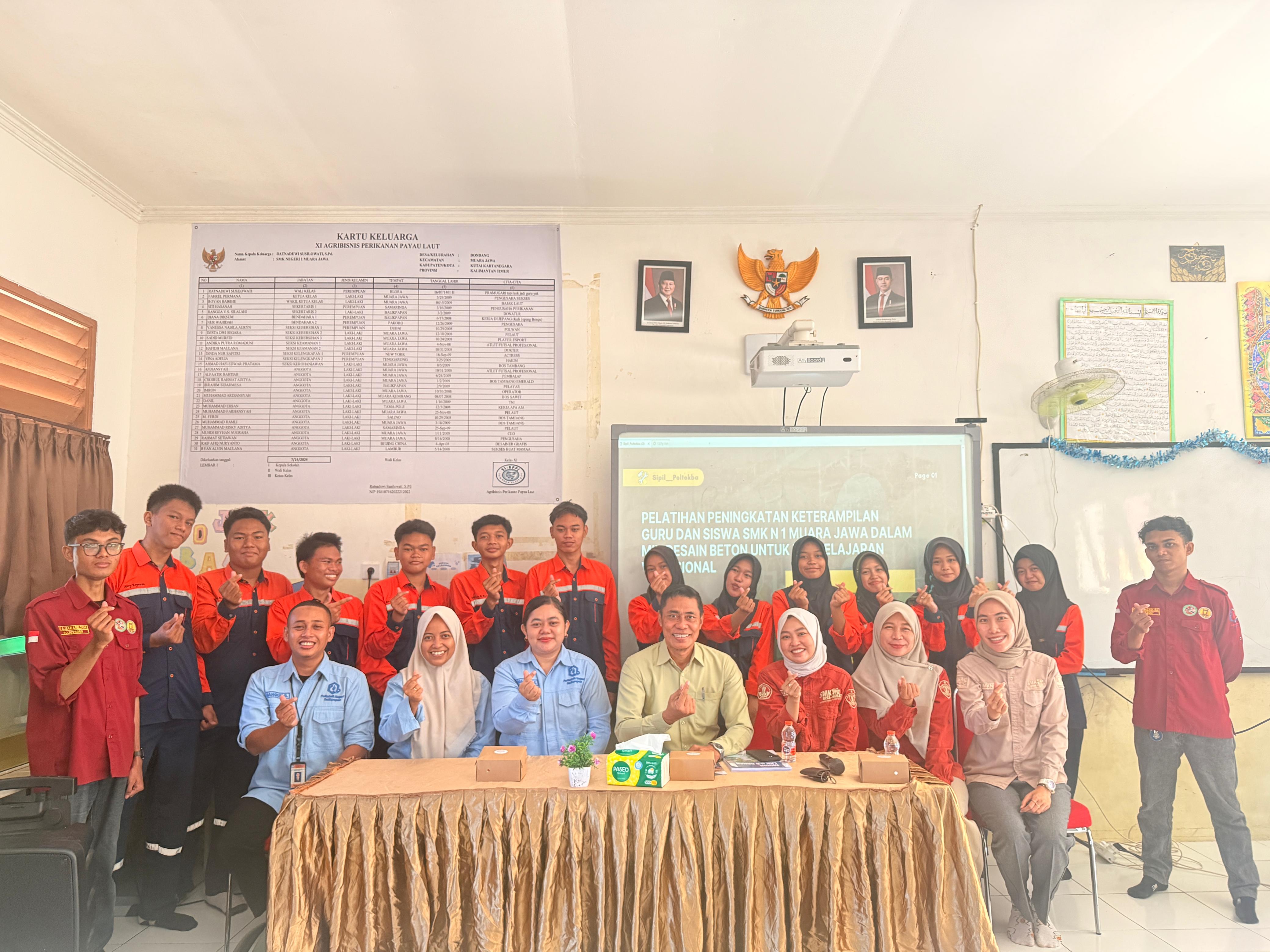Poltekba Gelar Pelatihan Mix Design Beton di SMK N 1 Muara J